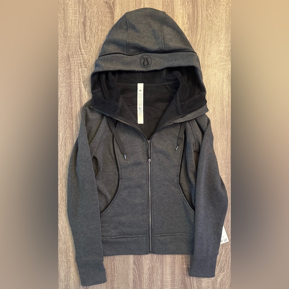 Lululemon Scuba full zip hoodie plush. Heathered Grey with stylish zipper.Size 6